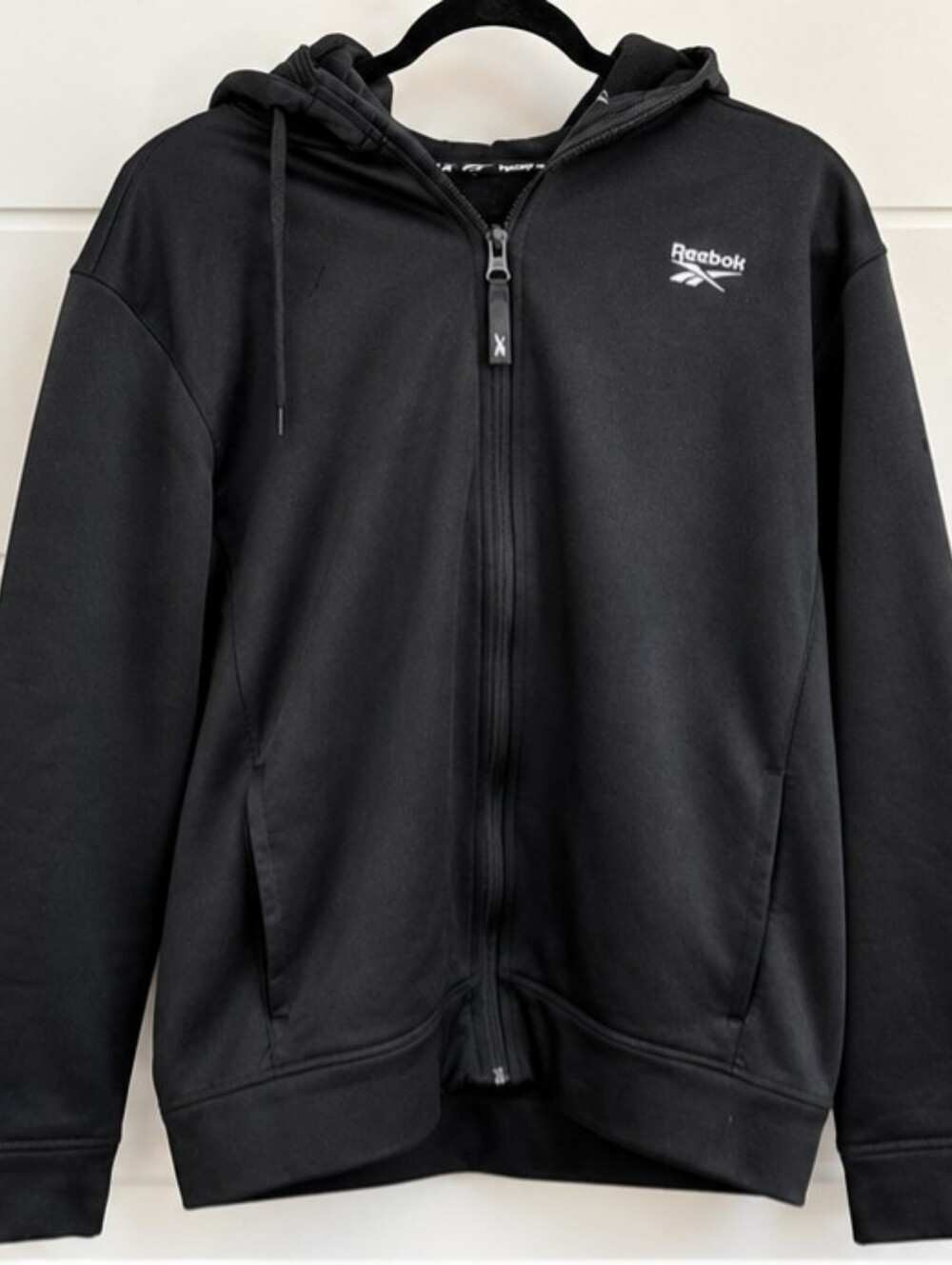 Reebok Black Full-Zip Hoodie – Size Medium